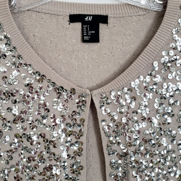 H&M Beige & Silver Sequin Knit 3/4 Sleeve Cropped Retro Inspired ♥ Cardi… - Picture 5 of 15